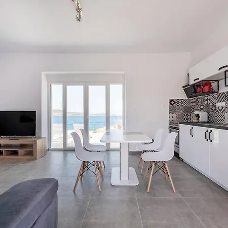 Poseidon House Pollonia