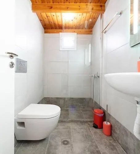 Poseidon House * Pollonia