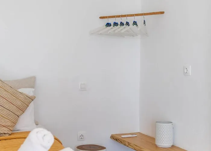 Poseidon House * Pollonia